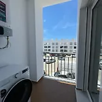 Apto Mercado - Con Garaje Privado Apartment