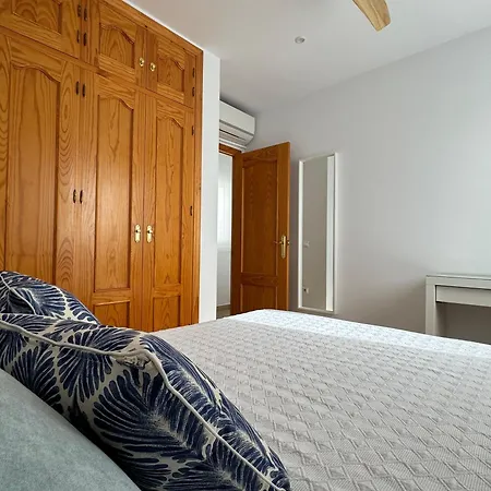 Apto Mercado - Con Garaje Privado * Коніль-де-ла-Фронтера