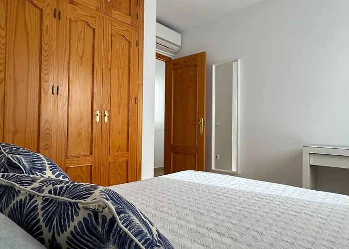 Apto Mercado - Con Garaje Privado * Коніль-де-ла-Фронтера