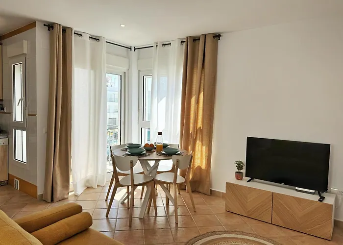 Apto Mercado - Con Garaje Privado 科尼尔-德拉弗龙特拉