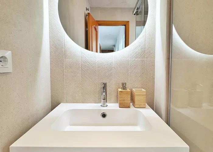 Apto Mercado - Con Garaje Privado * 科尼尔-德拉弗龙特拉